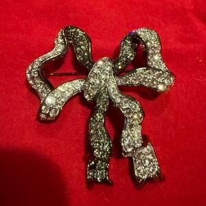 KJL Kenneth Jay Lane Vintage Crystal Bow Brooch